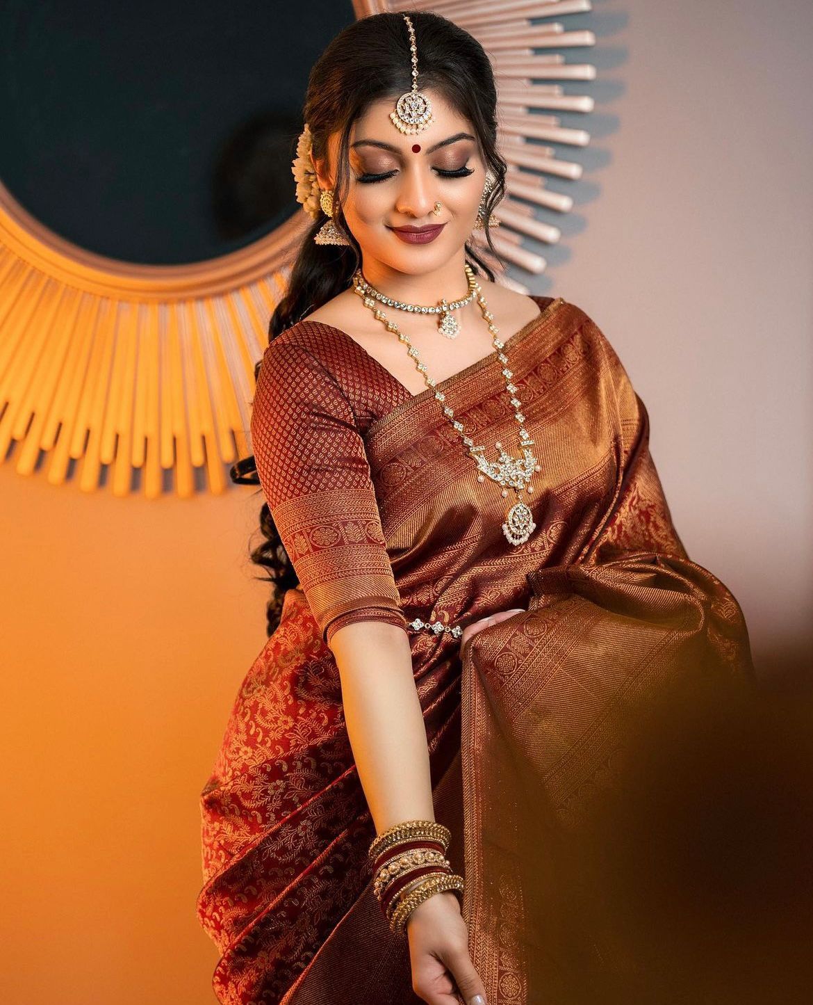 ZariTattva: Traditional Motif Banarasi Saree with Solid Jacquard Elegance-Minimum Qty -10 Pic