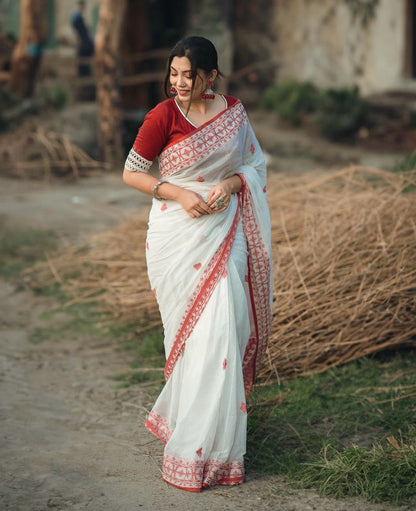 Linen Cotton Silk Blend Saree with Ornate Pallu and Jacquard Detailing