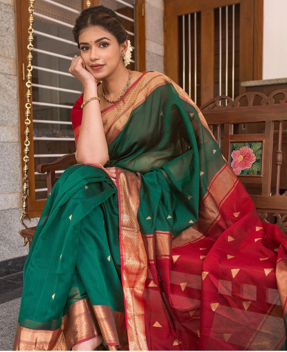 Zarivaram: Embellished Kanjivaram Saree with Traditional Motifs And Golden Weave