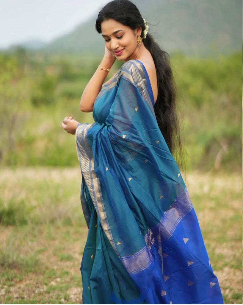 Zarivaram: Embellished Kanjivaram Saree with Traditional Motifs And Golden Weave