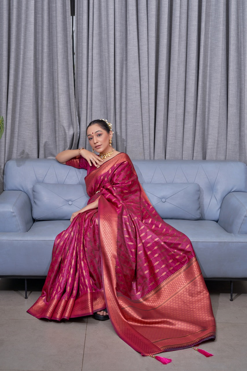 ShaadiShine: Banarasi Silk Saree with Attractive Jacquard for Wedding Glam-Minimum Qty -10 Pic
