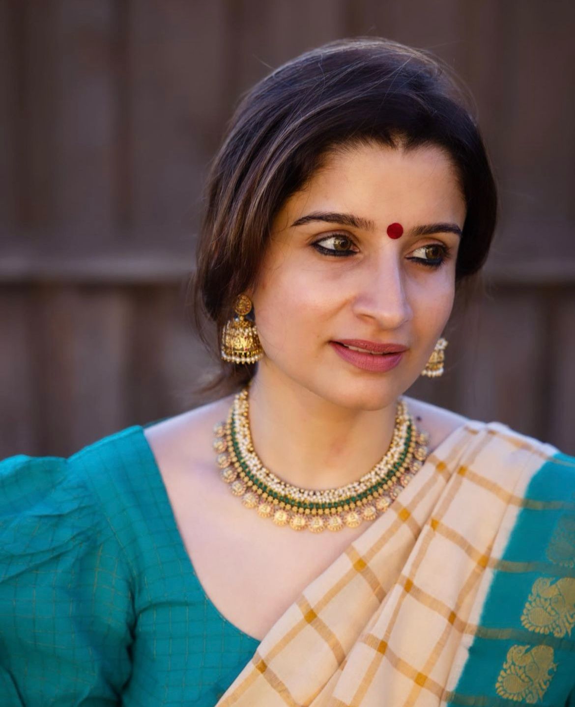 ZariChakra: Banarasi Silk Saree with Golden Check Pattern And Festive Luxe-Minimum Qty -10 Pic