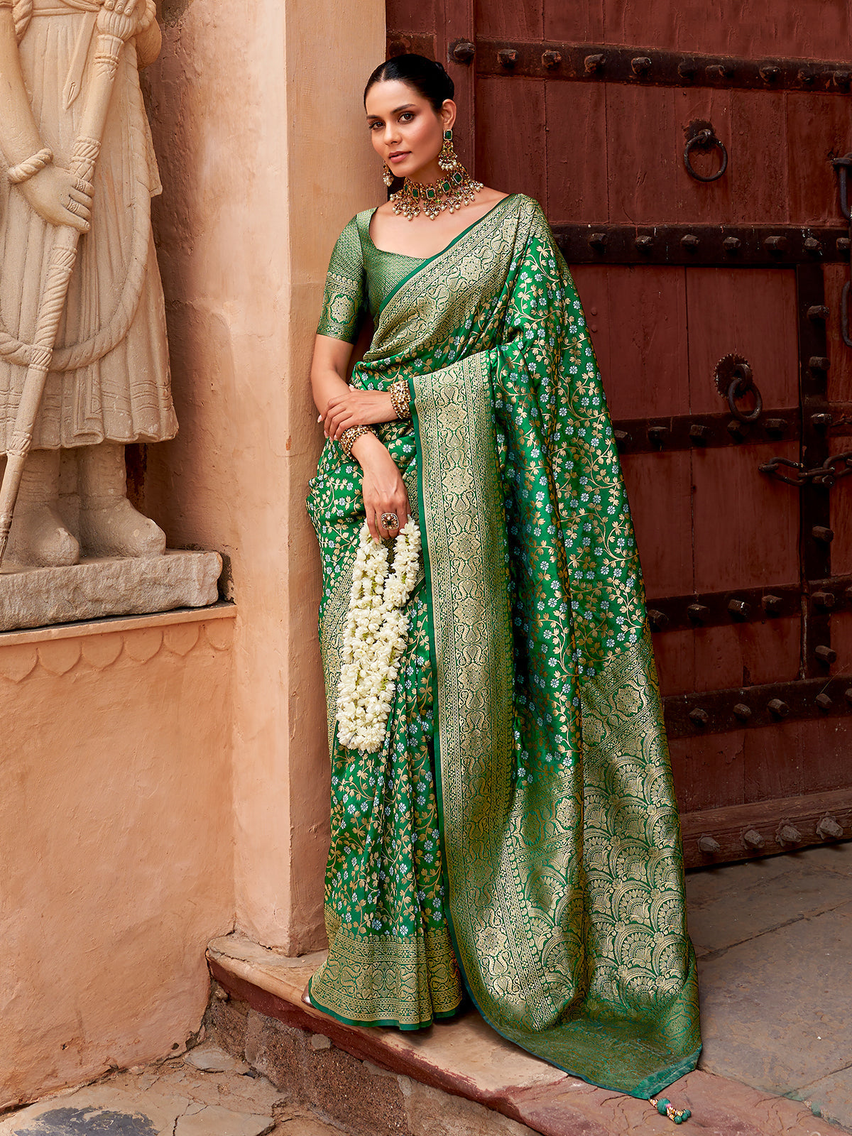 Banarasi Silk Saree with Minimalistic Mughal Design – Heavy Brocade And Gold Zari Weave-Minimum Qty -10 Pic
