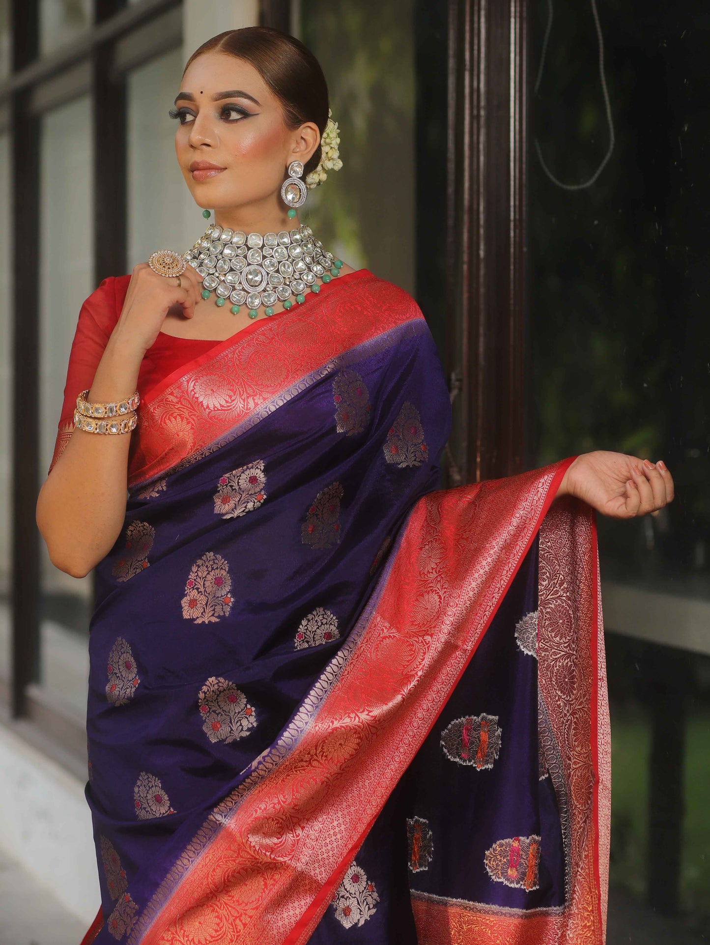 Golden Brocade Banarasi – Silk Woven Grandeur with Zari Detailing